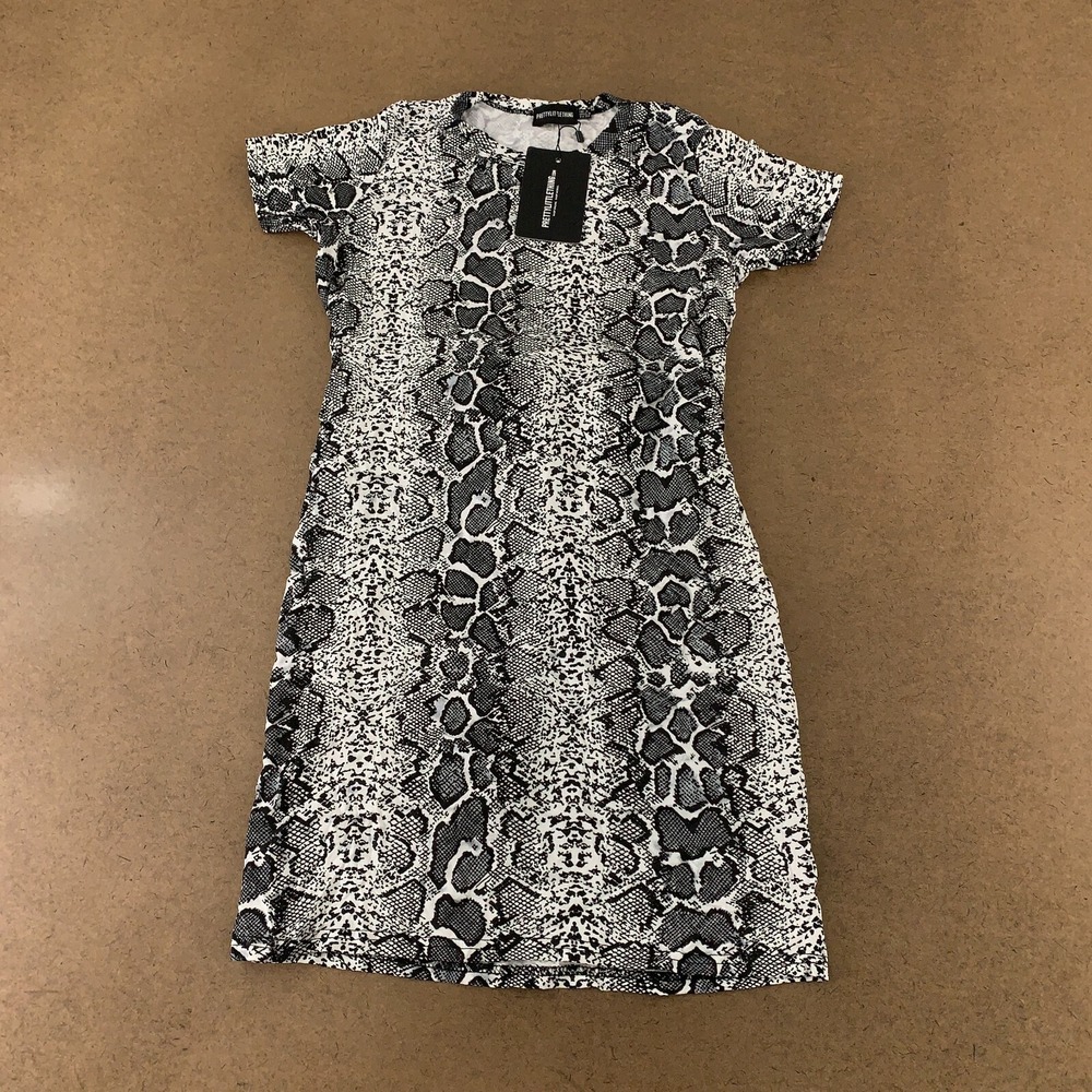 Pretty Little Thing Women's Size 0 Grey‎ Snake Print Tie Waist T-Shirt Dress NWT